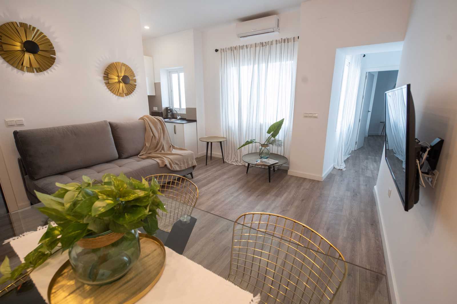 Holiday rental apartaments in Málaga. Apartments in the city center and El Palo beach. The best location in Málaga. - Suites La Merced Apartamento 1B