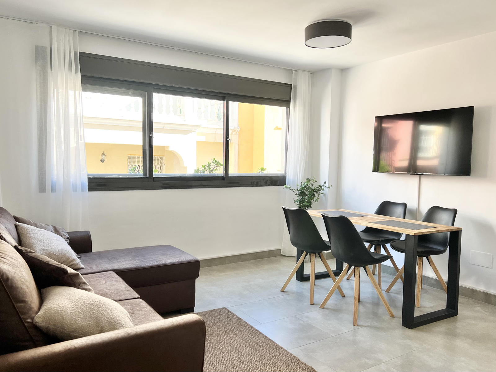 Holiday rental apartaments in Málaga. Apartments in the city center and El Palo beach. The best location in Málaga. - HUERTA 7