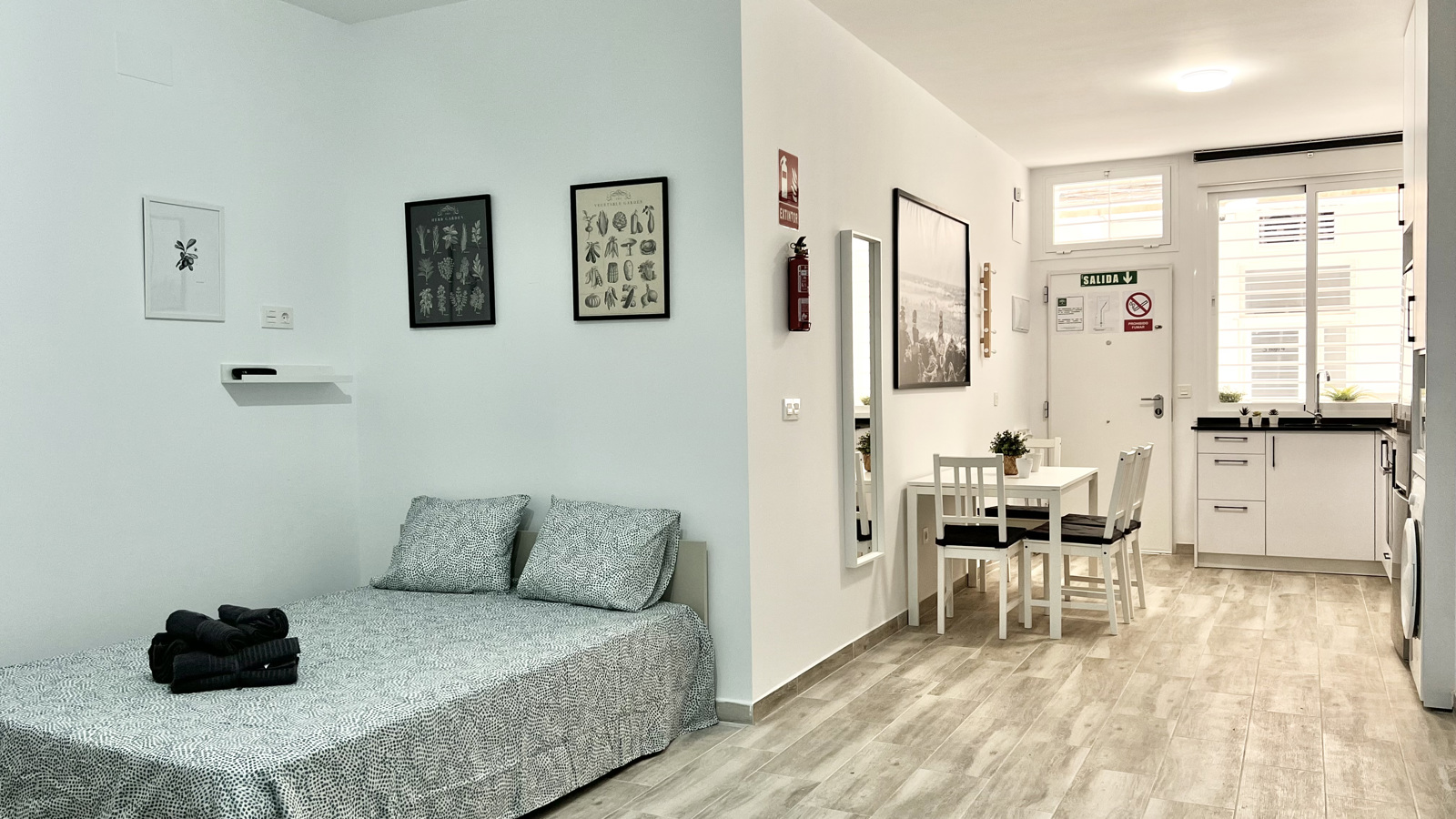 Holiday rental apartaments in Málaga. Apartments in the city center and El Palo beach. The best location in Málaga. - Los Tilos Suites Estudio 2