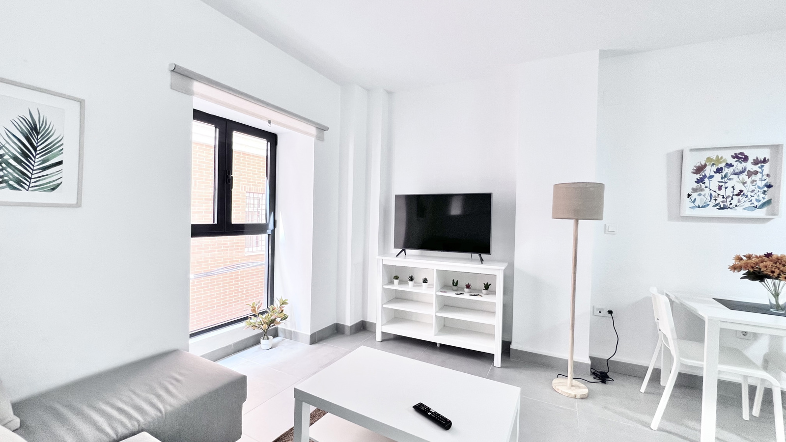 Apartamentos turísticos y vacacionales baratos en Málaga. Buenos precios en la zona de la playa, en El Palo y en la zona centro de la ciudad. Posibilidad de aparcamiento gratuito. - CIRCO 6