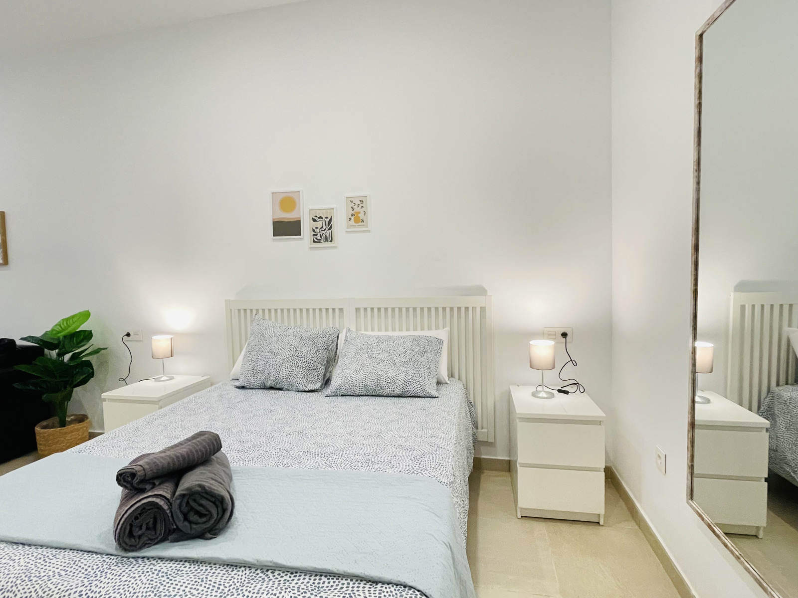 Apartamentos turísticos y vacacionales baratos en Málaga. Buenos precios en la zona de la playa, en El Palo y en la zona centro de la ciudad. Posibilidad de aparcamiento gratuito. - Estación Centro VIALIA 7