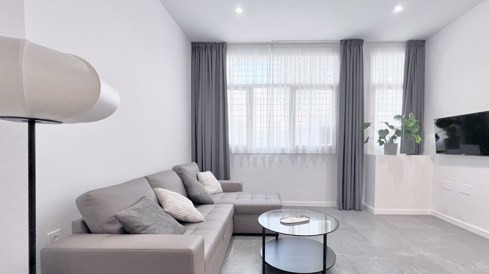 Apartamentos turísticos y vacacionales baratos en Málaga. Buenos precios en la zona de la playa, en El Palo y en la zona centro de la ciudad. Posibilidad de aparcamiento gratuito. - FERRANDIZ 46